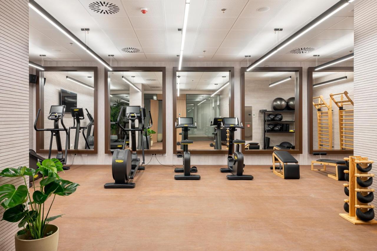 Hotel Me Barcellona Esterno foto The gym at the 100m² wellness area