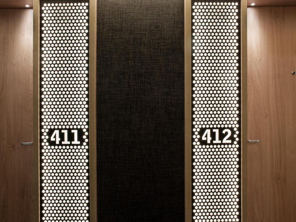 Hotel Me Barcellona Esterno foto Doors to the suites