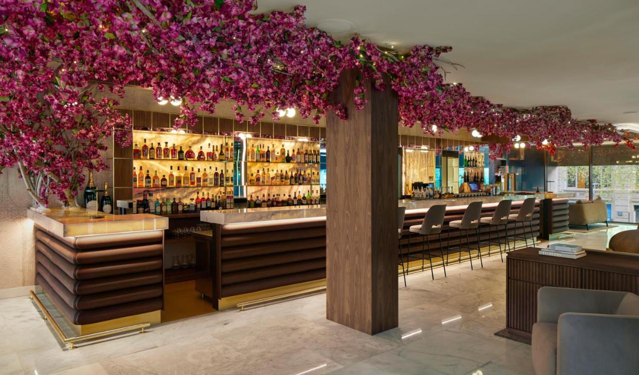 Hotel Me Barcellona Esterno foto The bar at the Mandarin Oriental, Barcelona