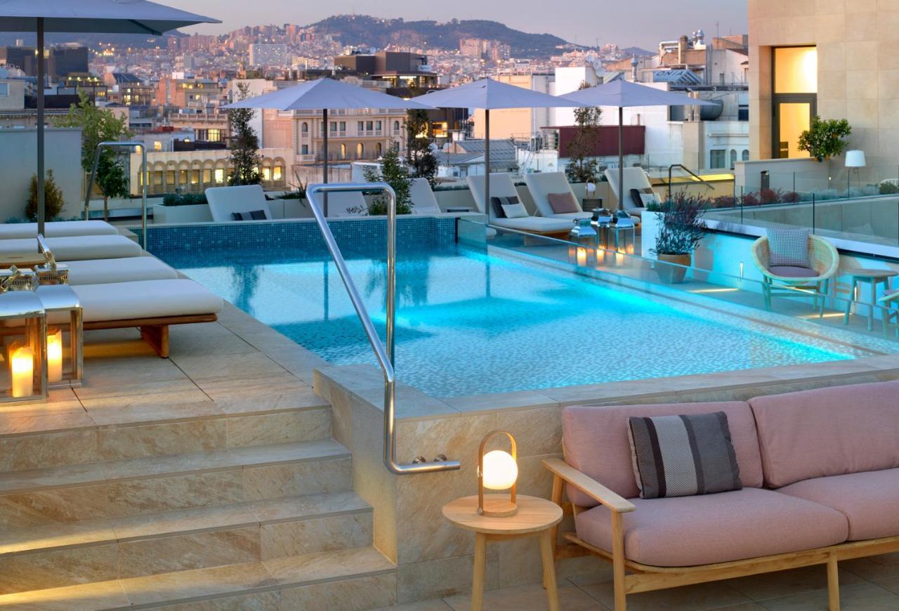 Hotel Me Barcellona Esterno foto The hotel's rooftop pool