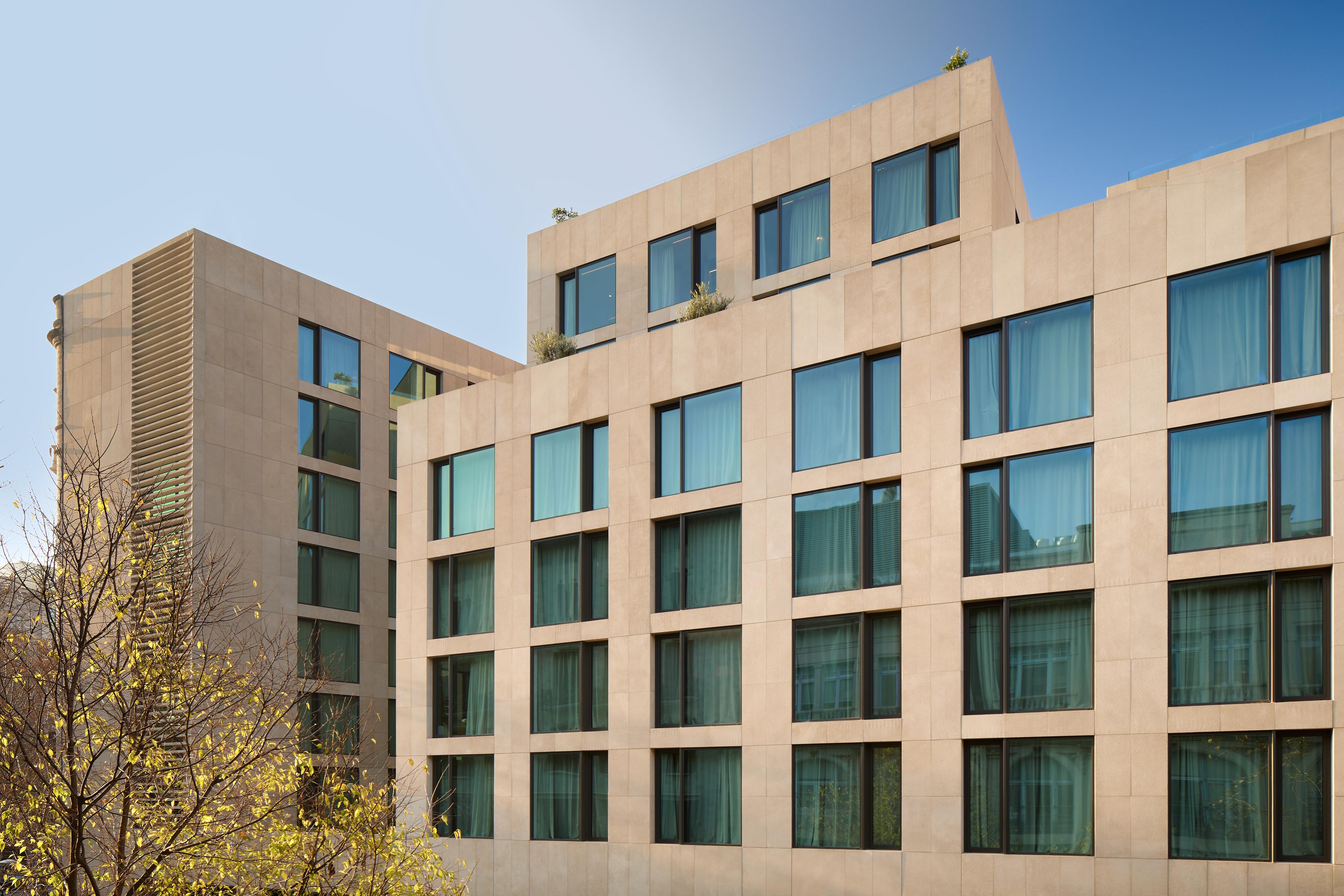 Hotel Me Barcellona Esterno foto The new building of the London Business School