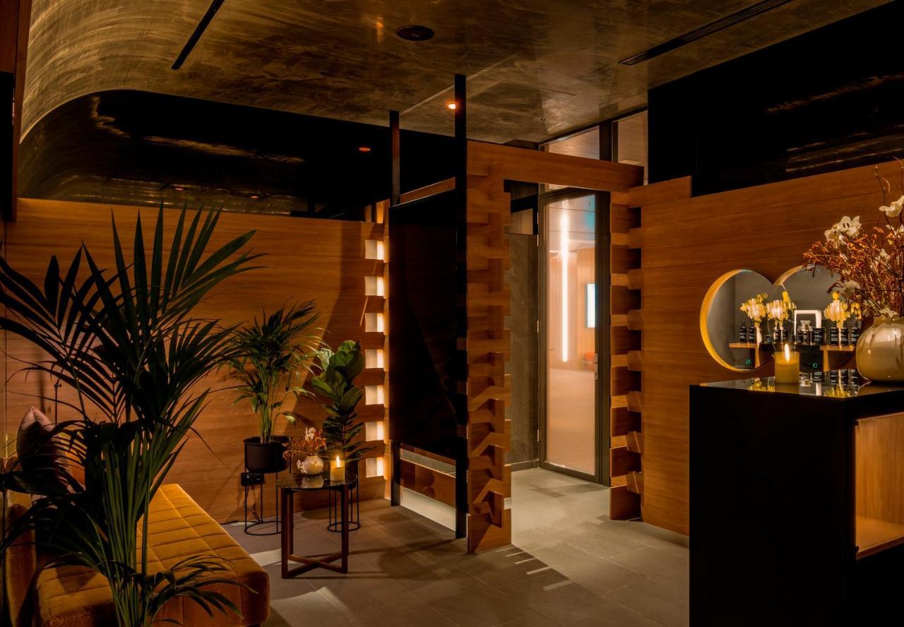 Hotel Me Barcellona Esterno foto The interior of the spa